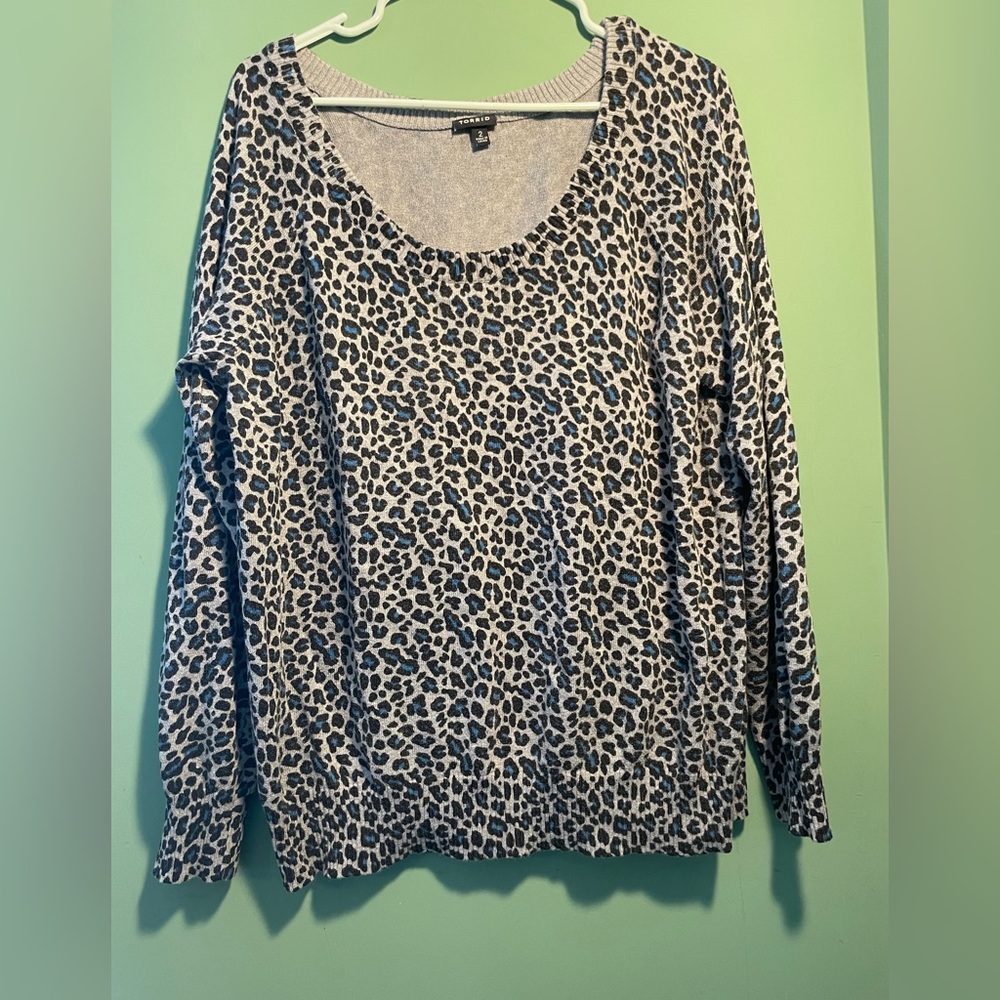- Torrid very cute ladies animal print sweater size 2X in great Preloved